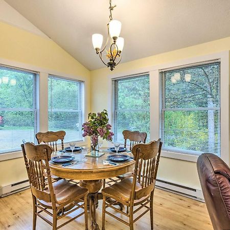 Charming Retreat Near Downtown Frankfort And Beaches Buitenkant foto