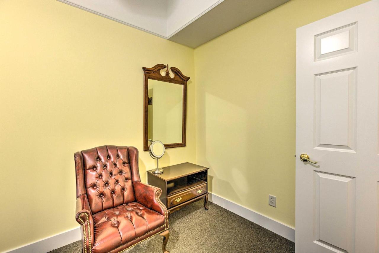 Charming Retreat Near Downtown Frankfort And Beaches Buitenkant foto