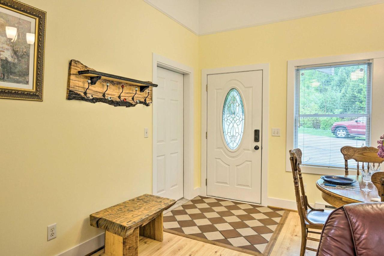 Charming Retreat Near Downtown Frankfort And Beaches Buitenkant foto